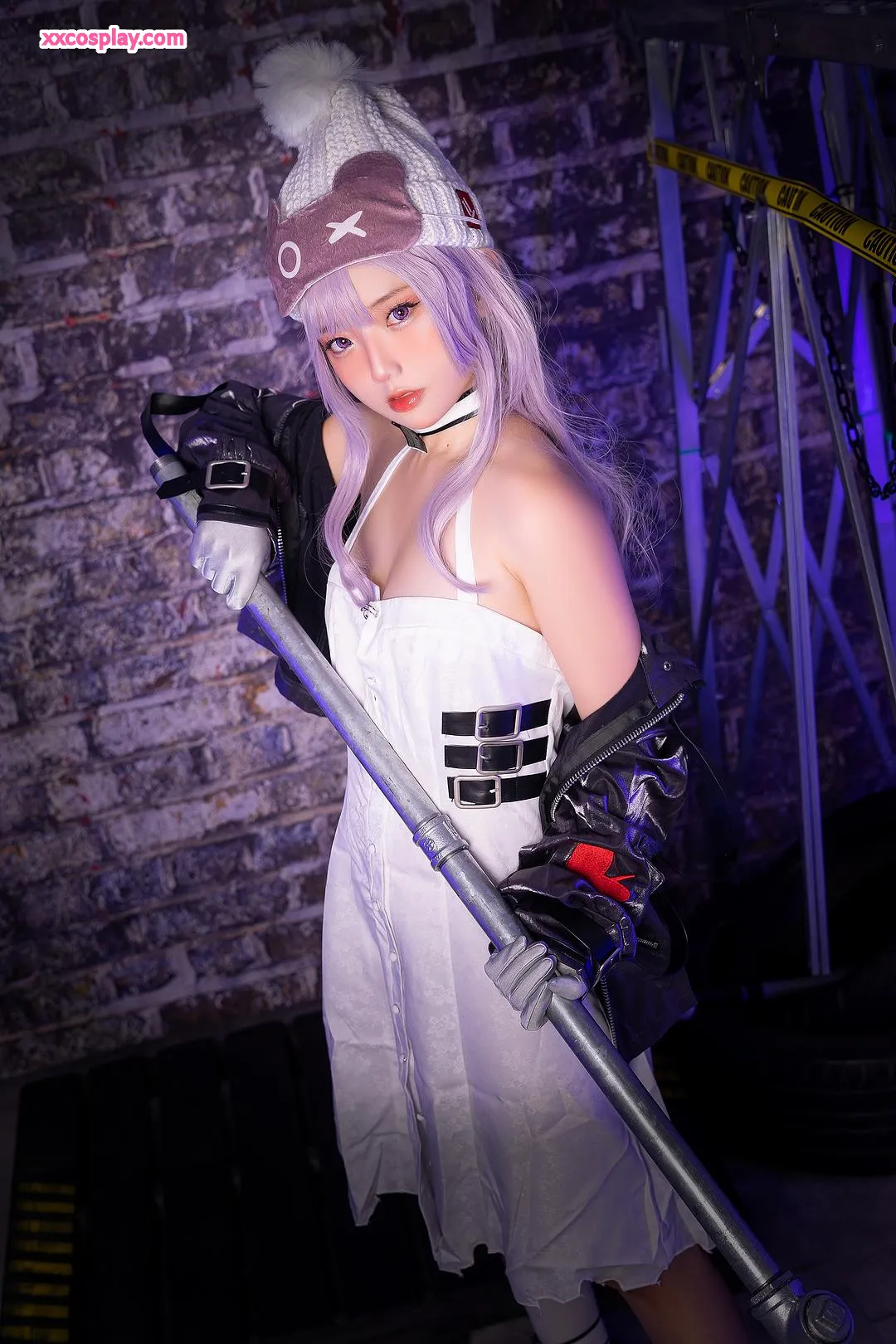 Messie Huang – Hella Cyberpunk